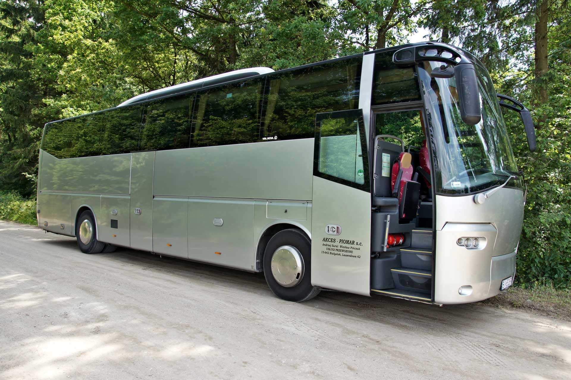 wynajem autokarów usługi przewozowe komfortowe autobusy minibusy Białystok Polska